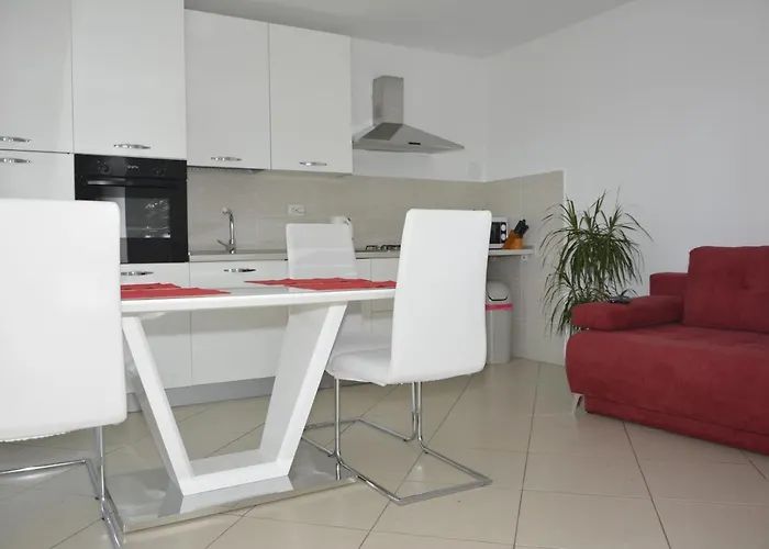 Maro Apartments
