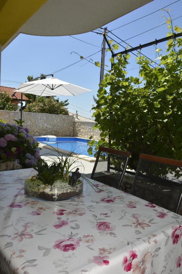 Maro Apartment